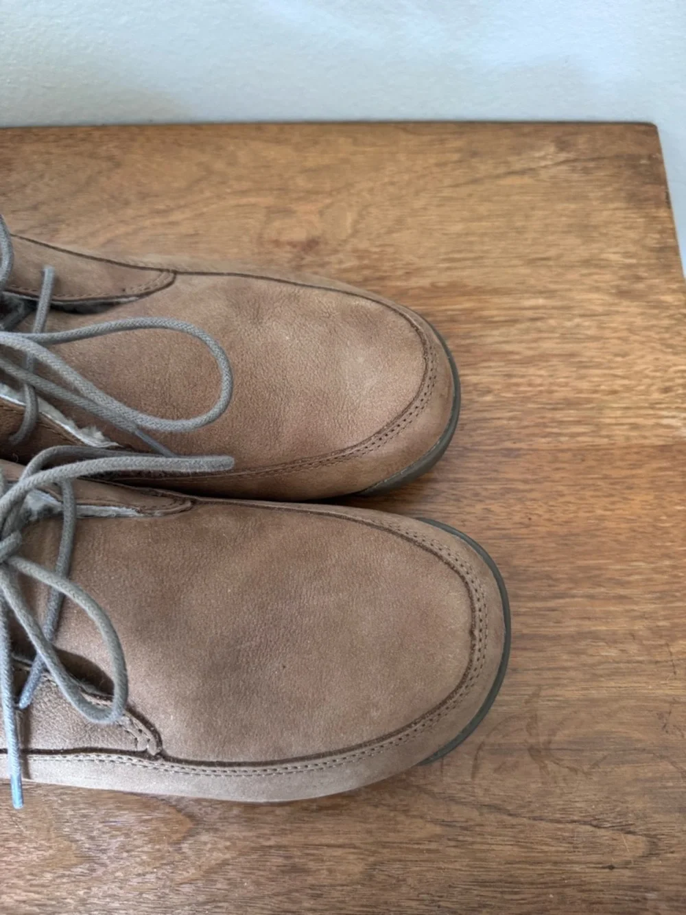 Duluth Trading Men’s Shearling Chukka Slippers Size 8